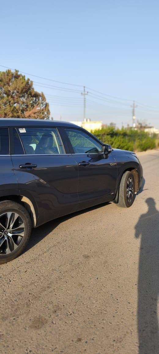 تويوتا هايلاندر هايبرد xle 2024 
فول مواصفات كشنات جلد رادار نقطة عمياء فتحة سقف كاميرا وحساسات رادار امامي ومثبت سرعة وقيادة ذاتية كشنات منفصلة تدفئة كشنات وكشنات كهربائية ثلاث وضعيات قيادة هواي مواصفات بيها 
السيارة ماشية 29 الف كيلو 
حادثها بونيد وراجع بارد ومكحله فقط 
السيارة رقم نينوى باسمي تحويل ثاني يوم
 وعنواني اربيل 
***********
