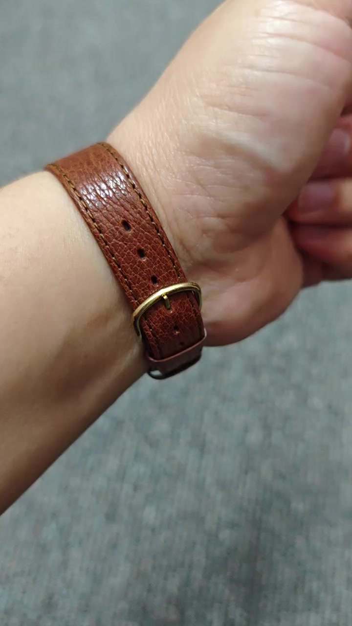 سلام علیکم. 
ساعە ستزن جنکشن یابانی اصلی للبیع. باتری. قطر 33 ناعم. فنتج قدیم. ساعە رسمیە کلاسیکیە رائعە جدا. نضیف جدا بالستیكر. سعر 40 الف.


**إذا كنت صاحب هذا الإعلان وتريد حذفه لأي سبب، رجاءا أرسل رسالة إلى الدعم الفني**