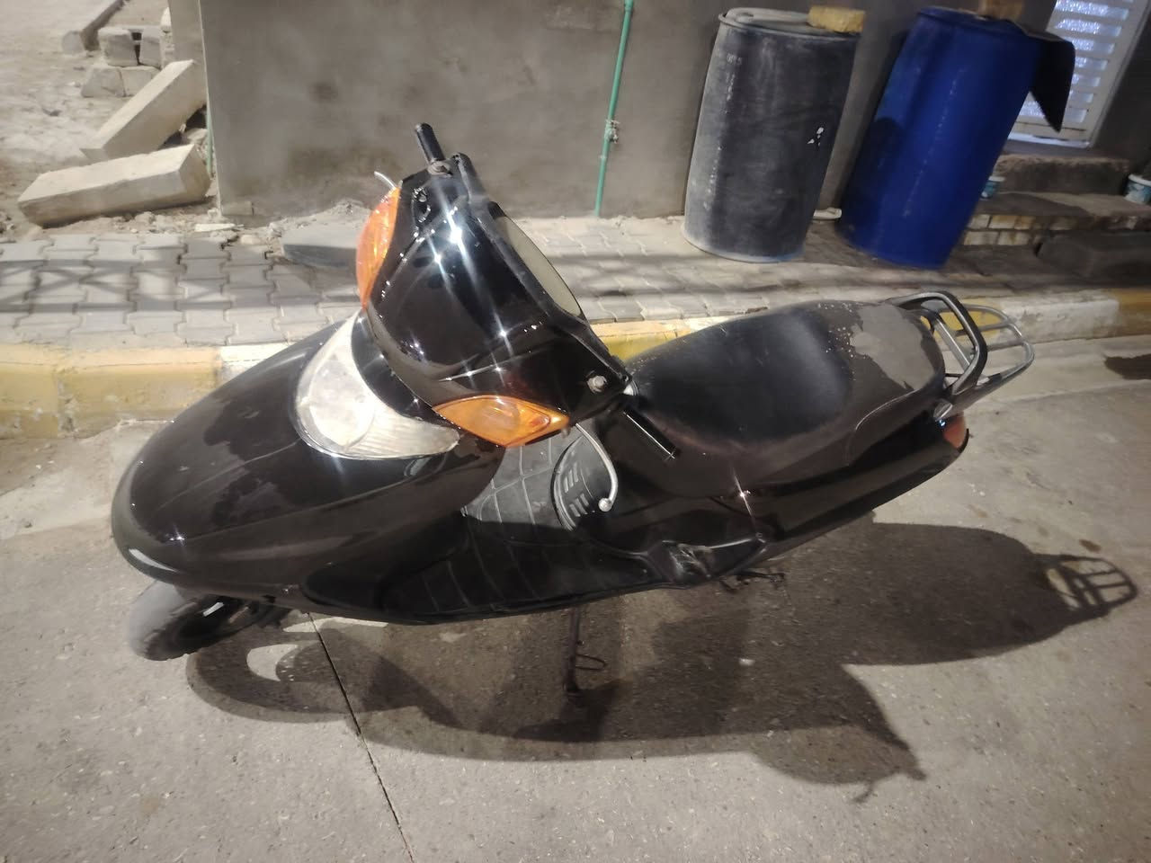 سبيسي صيني للبيع كله شغال سلف هندر كهريباته سعر ٣٠٠ وبيه مجال
مكاني واسط قضاء الحي
***********
