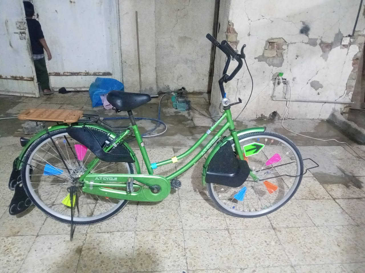 السلام عليكم شباب عندي بيسكل البيع لشراي يتصل علا هاي أرقام َ بيهن بس وات ساب ***********.      *********** بس وات ساب
