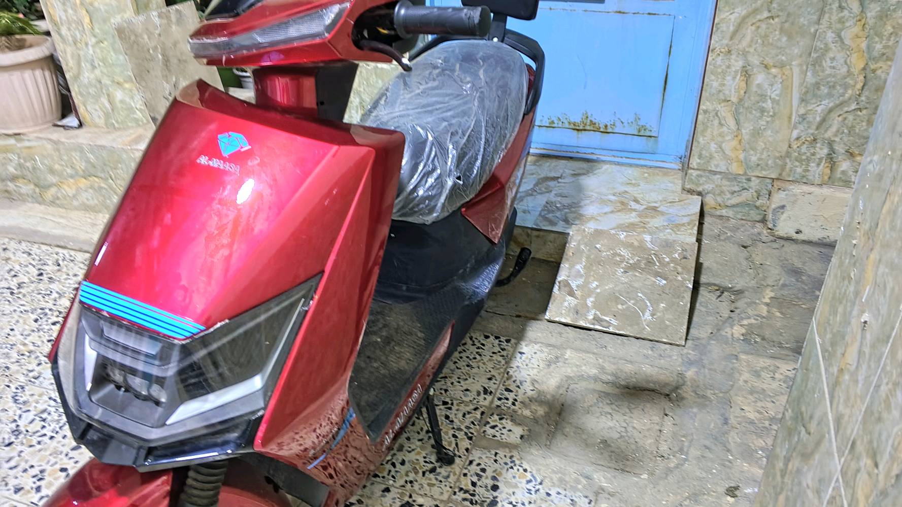 السلام على دراجة 🛵 ماسة شحن🔋 
موديل 2️⃣0️⃣2️⃣5️⃣ 
6️⃣بطاريات دبل 🔋
ملف 2️⃣0️⃣0️⃣0️⃣W نحاس حقيقي 100%
عقل مال شركة غير مبدل ✅
دراجة جديدة شركة ماشي فقط 8️⃣0️⃣0️⃣ 
بطاريات فول 🔥 عقل فول 🔥 ملف فول 🔥 كفرات وكشر 🔥 كهربائيات فول 🔥
مواصفات ومميزات الدراجة ⬇️ /
شاشة الكترونية 🔥 هورن 🔥 نظام رجوع الى الخلف 🔥 اشارة يمين 🔥 اشارة يسار 🔥 دبل اشارة 🔥 4 نمر 🔥 مثبت سرعه 🔥 عارض اعطال 🔥 الوان باللايت 🔥 لايت ناصي 🔥 لايت عالي 🔥 

الدراجة انظف من الصور دراجة جديدة لوك صار شهرين من اخذتها فقط مماشي بيها هواي فقط 800 يعني جديدة بمعنى الكلمة فقط طريقي بيها للدوام وارجع دراجة نشطة لابعد درجة تشلع الكاع شلع تكفيك شحن تقريبا 4 ايام تمشي بيها ماكو مشكلة قليل مشحونة ومحافظ عليها حيل دراجة اخذتها 8️⃣5️⃣0️⃣ من دعاء سنتر دراجة حيل حيل نظيفة وجديدة 


الموقع 🗺️⬇️ /
الانبار / الرمادي / ال 5️⃣ كيلو 

سبب البيع ⬇️ / 
محتاج فلوس لعملية قسطرة لوالدي لولا الظروف حدتني ما ابيعها 


السعر💵⬇️/ 
7️⃣0️⃣0️⃣ الف وبي مجال 

للاتصال 📞⬇/ 
***********️