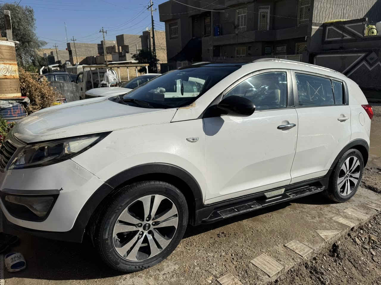 السلام عليكم ورحمة الله وبركاته 
كيا سبورتج 
2013 
خليجي
كير محرك حداديه مكفولات 
رقمه بغداد الألماني 
مصبوغه حزام اثر تجيه بدون دواخل 
السعر 64 وبيه مجال 
***********
