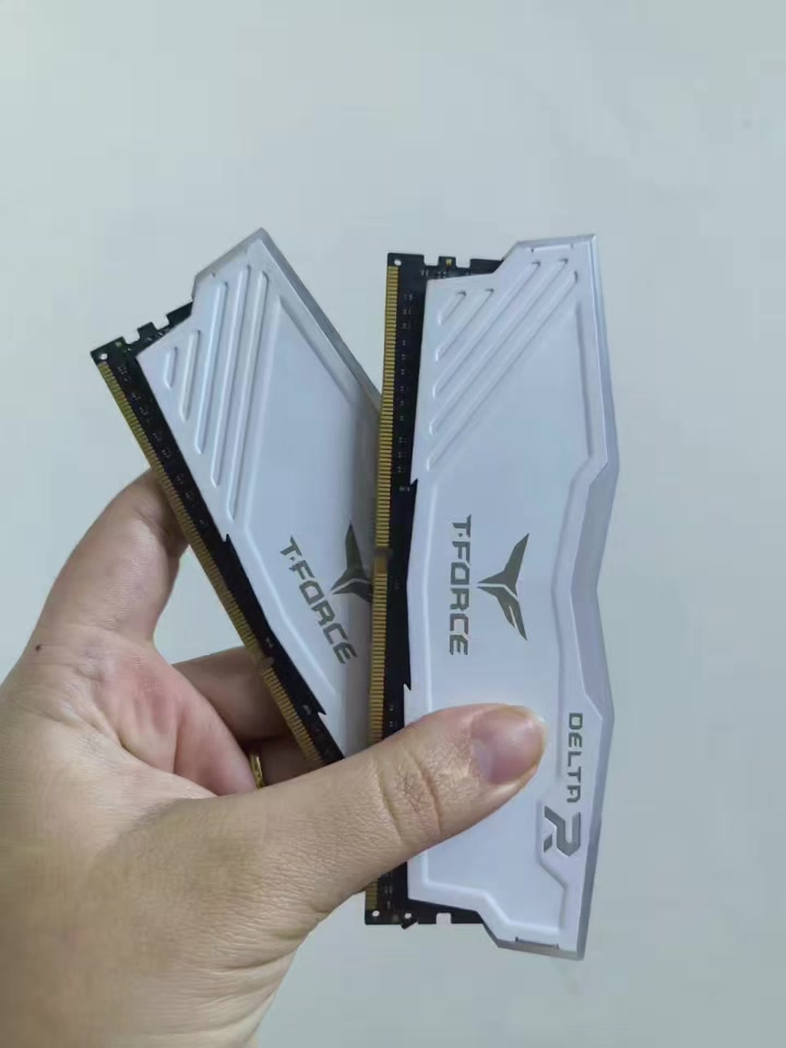 سلام عليكم 
Ram 2×8 ddr4 3200 cl18 من Team group ب100
Ram 2×16 ddr4 3600 cl18 من Team group أبيض RGB  مستخدم قليل سعرة  180
كل قطع نضيفة وبيهن مجال تواصل على خاص


**إذا كنت صاحب هذا الإعلان وتريد حذفه لأي سبب، رجاءا أرسل رسالة إلى الدعم الفني**