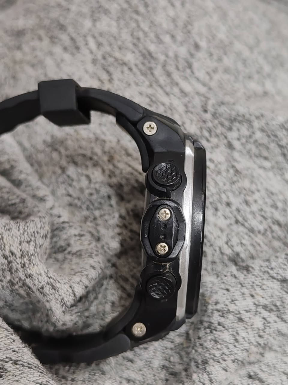 NUOJIA موديل N-JB20 / NJ820 ساعة
ديجيتال
توقيت عالمي+منبه +ستوب ووتش +تقويم كامل يوم تاريخ و شهر+إضاءة لد شغالة بالكامل الصور بيها كل التفاصيل و النظافة 
السعر ٤٠ الف
مكاني بغداد موجود توصيل


**إذا كنت صاحب هذا الإعلان وتريد حذفه لأي سبب، رجاءا أرسل رسالة إلى الدعم الفني**