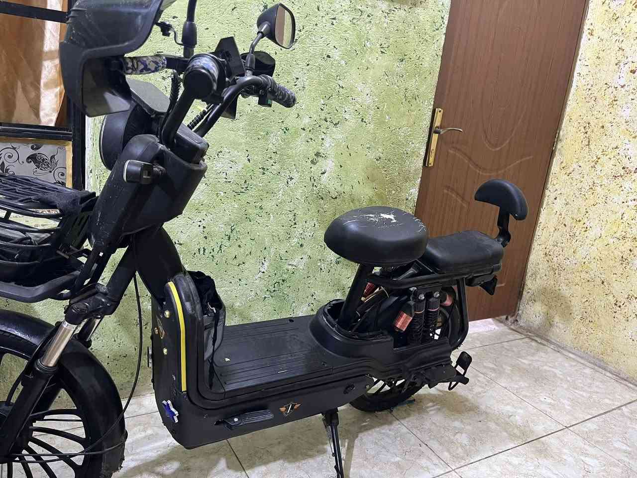 دراجه شحن للبيع الدراجه نقصه بس بطاريات مكاني بصره تنومه الشراي يراسلني وتساب ١٠٠قفله
***********
