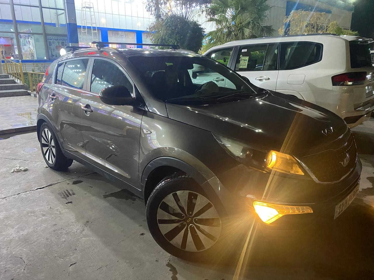 كيا سبورتج خليجي ٢٠١٦
عداد المسافه١٣٠ الف
تخم تاير جديد
صدر امامي خلفي جديد
جاهزه من كل شي
بيه بنيد مصبوغ والتكم الاماميه بدون دواخل او شواطي او لفود مكفوله
السعر ١٣٦قابل للتفاوض
رقم الهاتف ***********
مكان السياره بغداد حي الإعلام
