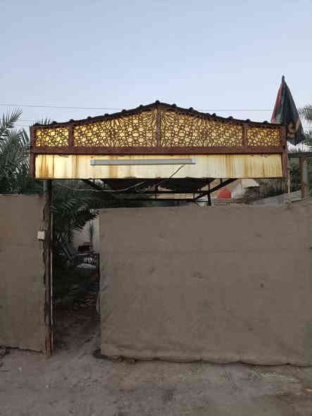 سقيفه نضيفه للبيع طول 8والعرض3السعر 200وبيه مجال للشراي فقط ألاستفسار ***********
