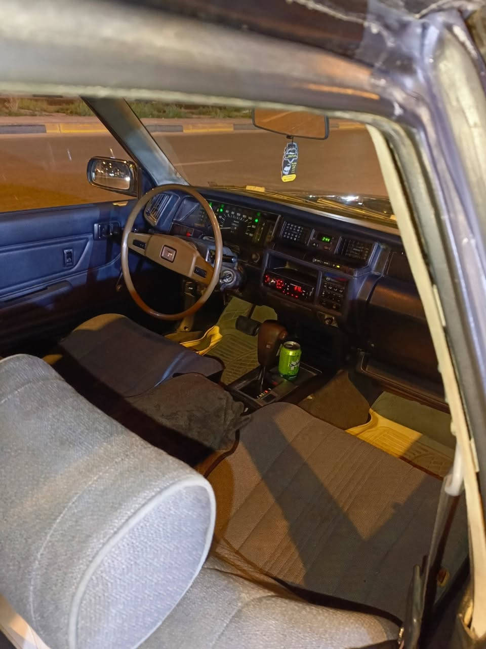 البيع كراون رنب فنصه مديل ٩٣ كفاله كص ونقل وضربه بيه بكانت صبق بدون معجون مكينه وكير وحداد وتبريد جازه سنوه مجده ال ٢٩ بكاني بصره قبله ***********
