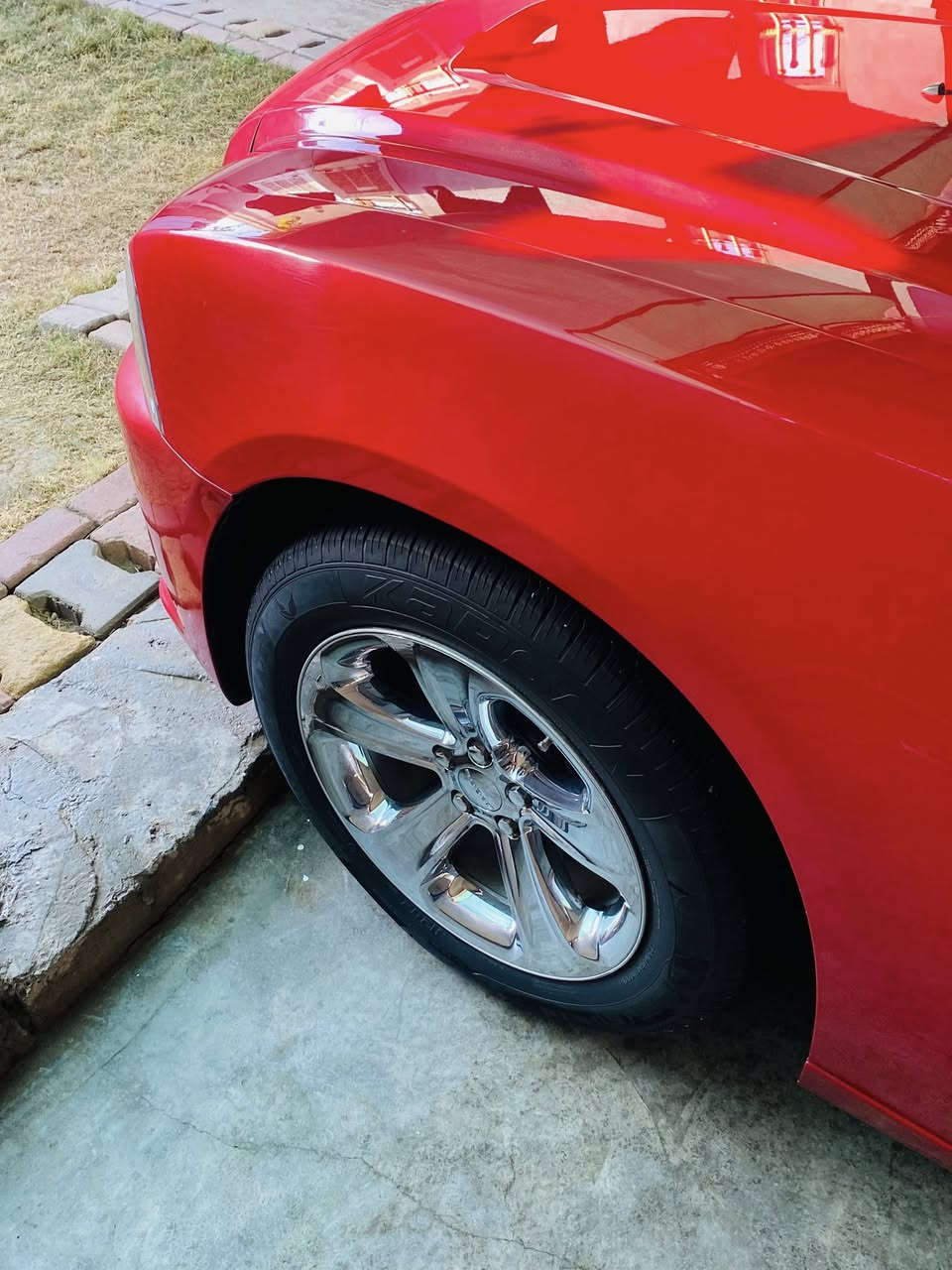 سلام عليكم ***********
جارجر للبيع 2012  رقم اربيل بسمي سنويه وهزه جديد السياره بسمي تريد تحويل او وكاله 

السياره فول مواصفات ماعده الرادار  السياره خليجيه

ضرر السياره موضح بسونار 

مكينه وكير وكسن شرط طخم تاير  جديد حداديه امامي خلفي جديد السياره مايعوزه ربع 

السعر 175وبيه مجال شي قليل  مكاني
