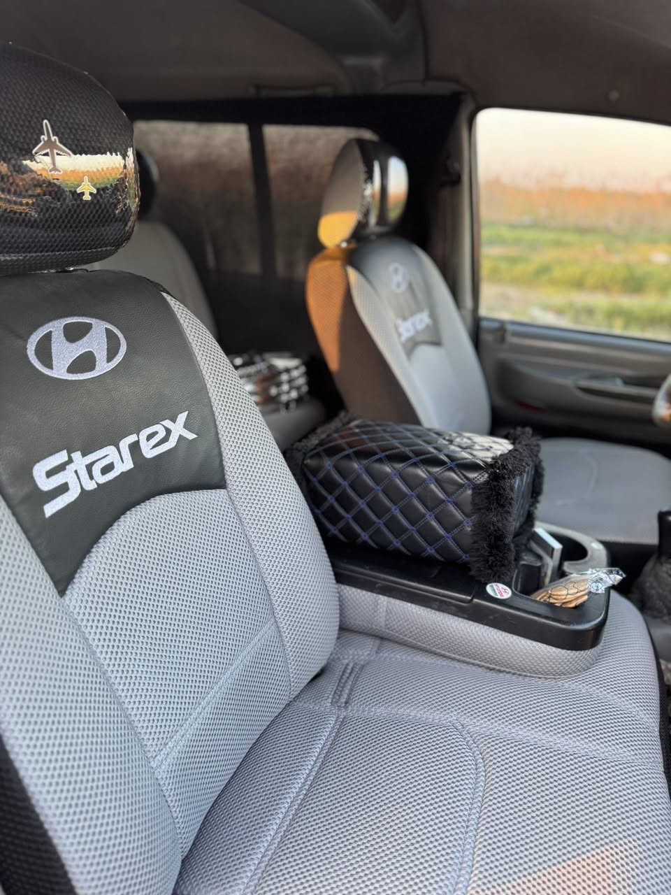 ستاركس 2007 
رقم جديد سنويه لغايه شهر ٧ هيئه مصفره 
سياره نضيفه جدا محرك مفتوح گير عادي مابيها اي عيب / سيبايه / درع امامي وخلفي/ دوشمه جديده / شواصي نضاف فقط واحد خلفي واحد امامي بيدي عمرته درجه اولى اثر خياس شرط الفحص/ دوسات جانبيه / صدر جديد/ تايرات نضاف / بيها فقط جاملغ خلفي صبغ والباب خلفي بيدي بدلته جان بي رصعات جارد وعندي فيديو قبل ماابدله بالواقع احلى من الصور 
السعر ٨٨ وبيها مجال
مكاني ديالى / خانقين 
***********
