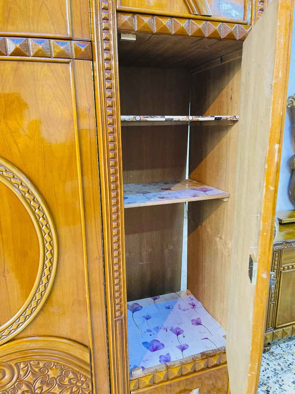 غرف كلشي يمنه موجود 🤷‍♀️


**إذا كنت صاحب هذا الإعلان وتريد حذفه لأي سبب، رجاءا أرسل رسالة إلى الدعم الفني**