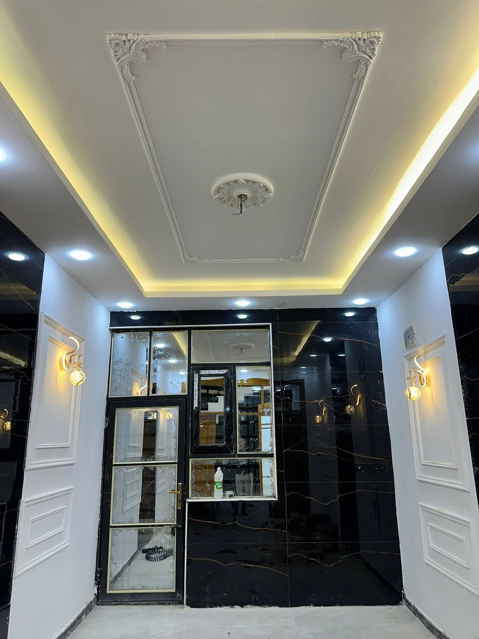 دار مساحه 100 متر طابقين صب بناء درجه اولى 3 غرف نوم شغل جناي منطقه 56482 شارع 15 وساحه قريب شارع مجمعات مقابيل قصابية الميالي دخول عمود 54 
اي استفسار اتصل او راسل الصفحه ***********
