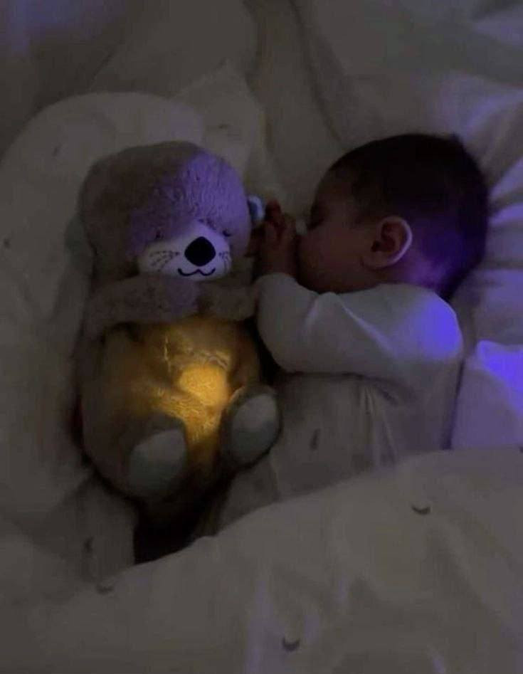 دمية الدب النائم 🧸❤️ 
السعر ٢٥ الف فقططططط والتوصيل مجاني لكل محافظات العراق الكمية محدوووودة ✅️✅️✅️😍😍

دمية سوث اند سناجل اوتر دميه موسيقية مخملية للأطفال👶🏻 الرضع من براند فيشر برايس👶🏻 
اصلية درجة اولى 💯💯

✨​دمية على شكل حيوان الدب 

✨لهاية وموسيقية بحركة "التنفس"

 ✨للأطفال من سن الولادة فما فوق

​✨اكتشافًا حسيًا لتنشيط حواس الرؤية
 والسمع واللمس لدى طفلك

✨​تحاكي الدمية على شكل دب 

✨✨الحركة الإيقاعية للتنفس لتهدئة طفلك بشكل طبيعي

✨​قابلة للتخصيص مع ما يصل إلى 30 دقيقة من الموسيقى والأصوات

، ✨والتحكم في مستوى الصوت، والأضواء الخافتة

✨​أقمشة فائقة النعومة؛ يمكن غسلها

 ✨يغسل في الغسالة مع إزالة الإلكترونيات

✨الباقي فقط اللون البنفسجي 🟣

#فولو #فولومي #فولورز #اكسبلور_فولو


**إذا كنت صاحب هذا الإعلان وتريد حذفه لأي سبب، رجاءا أرسل رسالة إلى الدعم الفني**