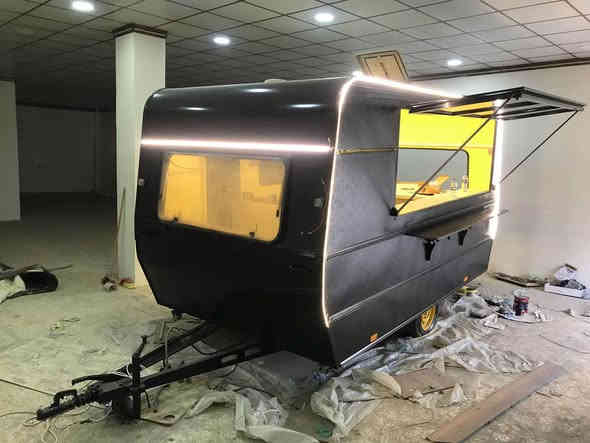 كرفان للبيع مطبخ جاهز كل شيء جاهز حسب قوانين الصحة. بدون دعم او ضرر بشرط شاصي جديد 100%. السعر 15 ورقة و مجال بسيط. المكان دهوك. للاستفسار *********** دهوك
