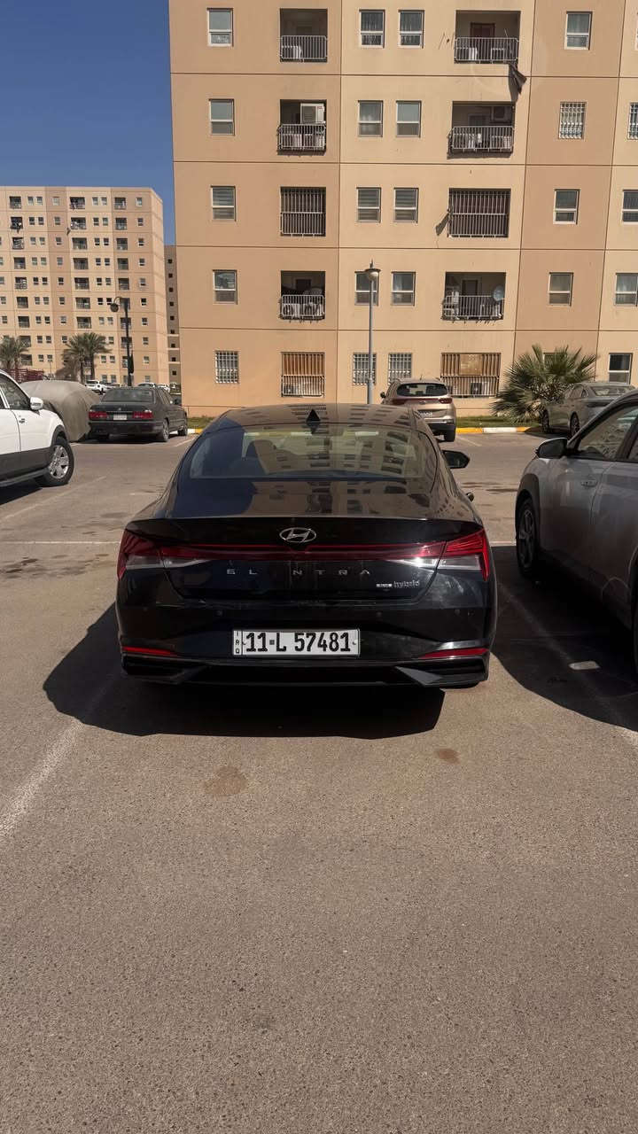 السلام عليكم النترا موديل 2022 للبيع او مراوس 
نص فول مواصفات فئة بلو 
بصمة ، تشغيل عن بعد ، شاشة ..
محرك 1600 هايبرد بلو
ماشية 62 الف ميل وقابل للزيادة 
السيارة حادثها موضح بلسونار حادث خلفي قطعه وحده صبغ بدون تبديل 
السيارة مناقصها شي يرادلها بس كلچات كير 
مكاني بغداد 
للاستفسار 
*********** بغداد, العراق
