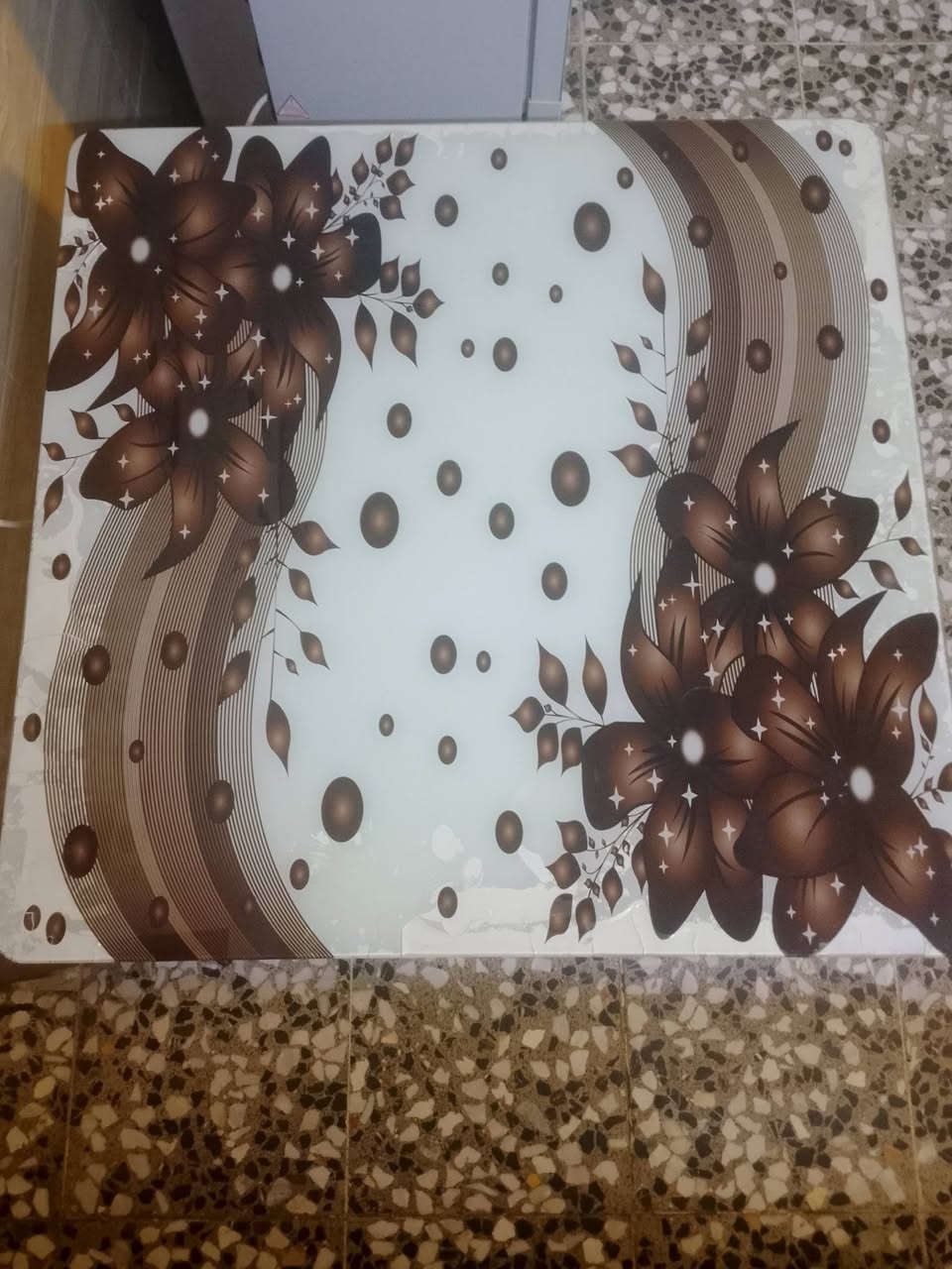سلام عليكم ميز طعام كزاز مع اربعه كراسي للبيع سعر 50 اتصل على رقم  
***********
