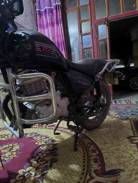 سلام عليكم
دراجه للبيع AH موديل 17 محرك 200 كفاله عامه 
أوراق كامله وبيه معاملة كمرك مدفوع وبي وصل تدفع رسوم الرقم وتستلم سنويه بسمك السعر 900 العنوان الدجيل 
الإتصال ***********
