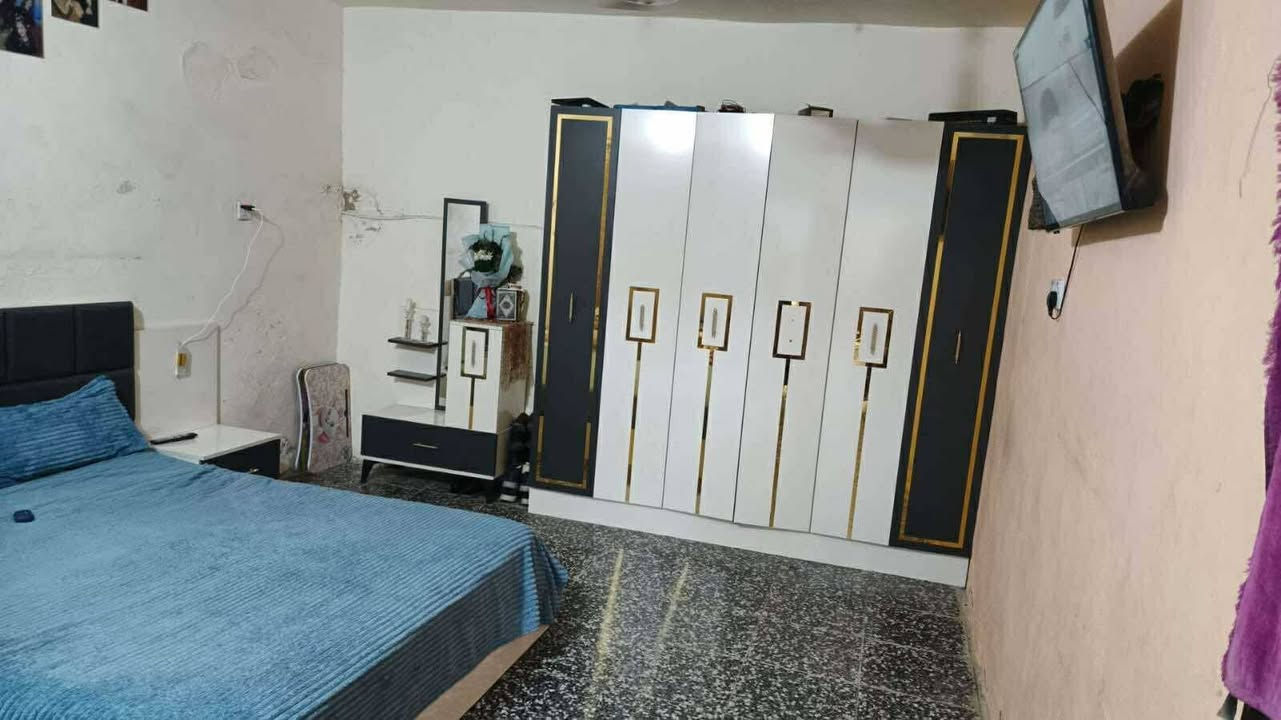 🏠 للبيع – نص قطعة أرض في مدينة الصدر / قطاع 17
📍 الموقع: خلف معهد الصفوة، قريب جدًا من الساحة
📏 المساحة: 72 متر مربع
🏗️ نوع الملك: شرك (مشترك)
🏠  بناء طابق ونص
💰 السعر المطلوب ١١٥ مليون دينار عراقي 

📞 للاستفسار والاتصال:  *********** متوفر واتس اب فقط
