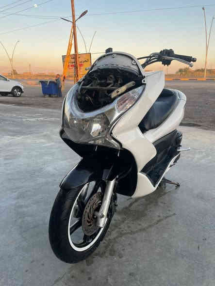 السلام عليكم دراجه pcx ياباني جيل اول نقص جامه اماميه فقط المحرك مكفول وكهربائيات مكفوله من كلشي الدراجه خير من الله السعر(11)ورقه وبيه مجال
المكان ديالى الخالص الرقم (***********)
