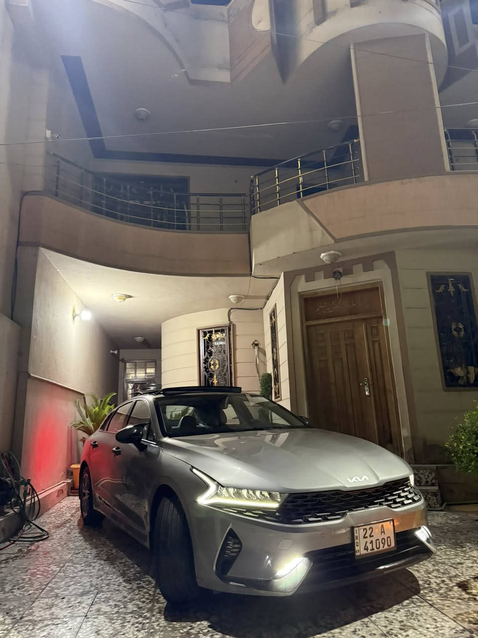 💯 k5. NIM 2023 
 
🔰 كيا كي فايف2023 خليجي بيها بارد اربع اصابع بالجنطه بدون قطرة صبغ السيارة 
Kia K52023

✨ بوضع الوكالة والشركه  
 الدهن والفلاتر من الوكاله
بعدها داخل الضمان ودفتر الضمان فعال  تم عمل تنظيف وتبديل بلاكات والادامة  العامه في شركة kia الدوريه قبل 10ا يام  والوصل موجود 
•خليجي 
• ⁠رقم اربيل باسمي تحويل يمتى ماتريد 
• ⁠فحص كله جديد 
• ⁠ماشيه ٦٠
• ⁠بصمه ثانيه موجوده 

🟠 المواصفات والملاحظات
• محرك 2000 دوش المرغوب
•كير ATM المرغوب 
• ⁠بصمه تشغيل وابواب 
• ⁠بانوراما✨ 
• ⁠حساس خلفي 
.حساس امامي
• ⁠كامره دواره 
• ⁠كشنات جلد 
 • ⁠كشن كهرباء
•كشنات تدفئة  ✨
 • ⁠داخل ابيض 
• ⁠تبريد شاشه منفصل 
• ⁠تبريد قطعتين 
• ⁠باقي المواصفات معروفه 

📍 مكان السياره بغداد/المنصور

☎️ رقم ***********\***********
السعر 210وبيها مجال
