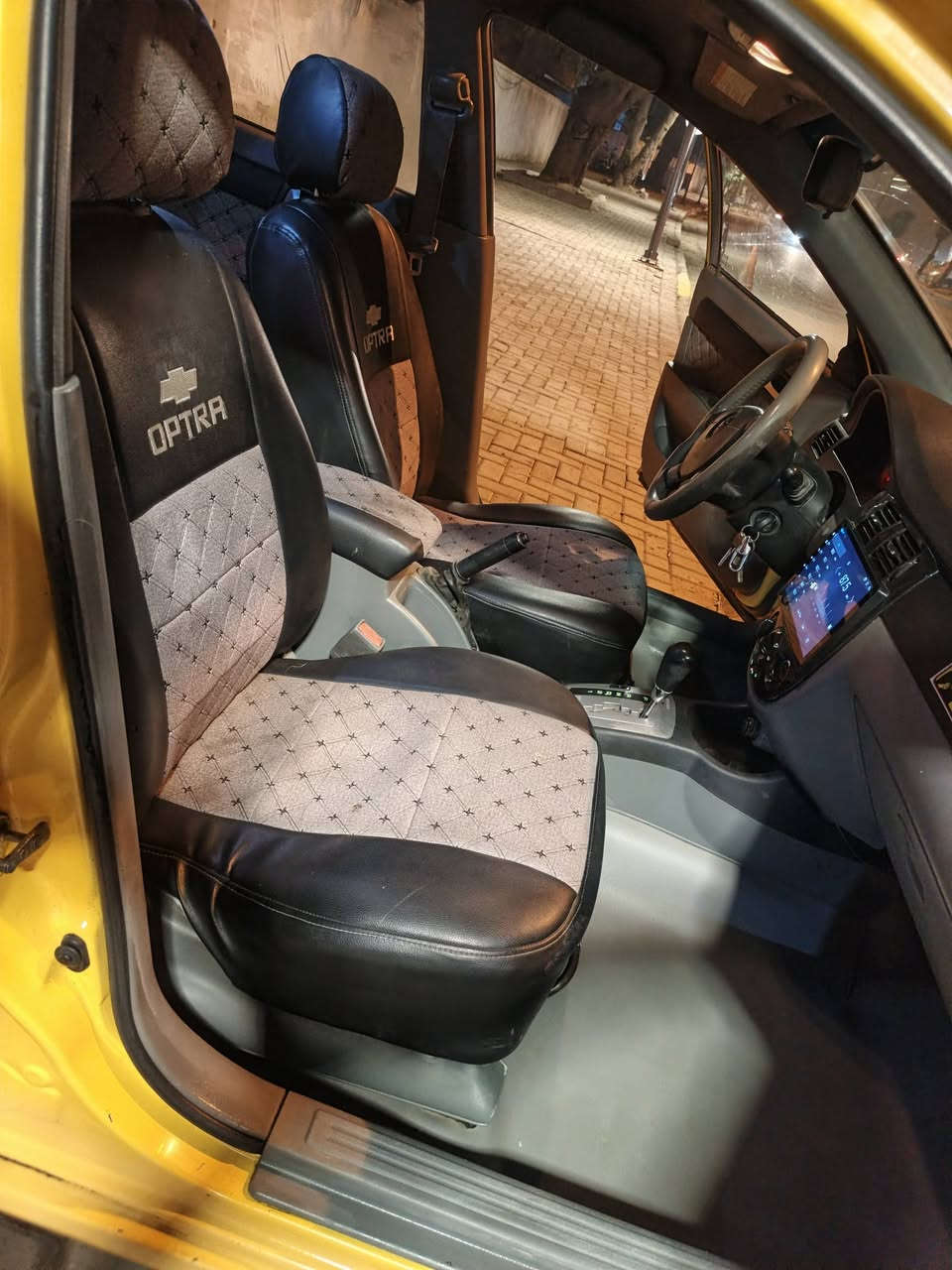 ‏اوبترا 2012 شركة العامة جاهزه من كلشي تدفئه تبريد  صدر درايم شفتات دبلات طبلات مشط ستيرن افلنحات دسعات دوشمه اذاين محرك دجة كير عبوة بانزين تخم تاير تخم واير ابلكات دوشمه ارضيه جلد شاشه كامره دواره السياره متعوب عليها امعمرها ابلادي مو تجاري صورة الغراض ويه الصور 
‏السنويه انكليزي السعر ٦٩  بيها مجال حك الجيه للشراي 
‏*********** مكان السياره كاظمية
