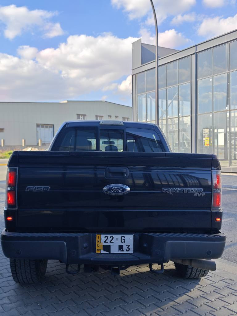 فوردی  ڕاپتەری SVT
مۆدێل 2013 
 شریکەی نیڤایە،،
ڕۆشتنی170 رۆشتوە
مواسفاتی فولە،،  سڵاید ،،کوشن ساردو گەرم و کاربای و جلد وخەزن ،سوکان کاربای و خەزن ،،دیفلۆک ،،کامیرای پێش و دوا ،،حاسەی پێش و دوای ،،شاشە و مکەبەرەی سۆنی فول
مکینە 6.2 ی8 پستۆنی بێ تۆربۆ
سۆنەرەکەیم داناوە ،،بێ بۆیاخ و بێ ساردو شوخت و لێدراوە وەک سفر ماوەتەوە 
هەموو شتێکی بەشەرتی فەحس ،،گێرو مکینەی برغوی لێ بانەدراوە 
شانسی و هەیکەل و بویاخی نەتەقیوە 
سەنەوی تا نزیکی 2029 بە ناوی خۆمەوەیە
هەزەو چوار تایەی لۆکی لە ژێرایە
سعری فرۆشتنی  250$ مجالێ زۆرر کەمم
*********** السليمانية, العراق
