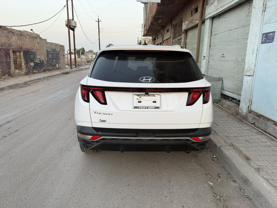 السلام عليكم 
توسان ٢٠٢٤دخول جديد رقم موقت
على حادثها التريشه مال الجاملغ موجوده
موصفات حلوه
تبريد قطعتين
الصندوق كهرباء 
أناره ترحيب
دفع رباعي 
سايد بريك بصمه
نقطه عمياء 
رادار امامي خلفي
تحكم جهتين 
وبيها بعد موصفات
عارضها ب١٨٥وبيها مجال
***********
