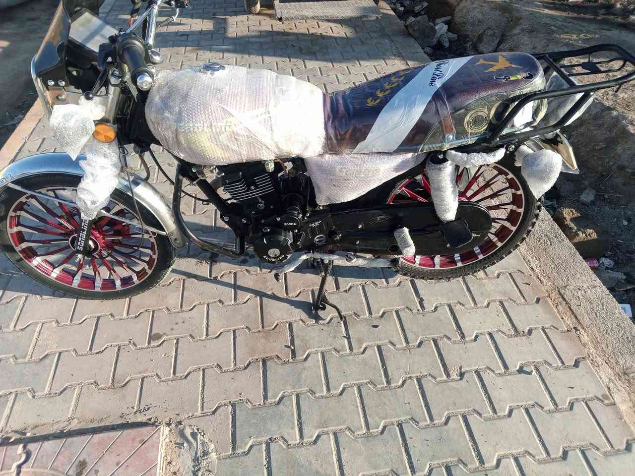 سلام عليكم دراجة سيفان 2026 طك الفلين زيرووو صارلها شهر من طالعة من الوكيل  كفالة عامة من الشخط اوراق اصولي حتة الورقة الصفرة بيها يعني تترقم  ماناقصها برغي سعر 830 وبيها مجال للطيبين مكان ديالى كنعان  للستفسار اتصل ودلل ***********
