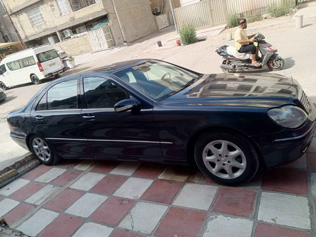 مرسيدس غواصه موديل 2000 محرك 320 سيارة صبغ جمالية فقط نظام جوبلس سيارة جاهزهه كير مكينه مكفولات تبريد شغال بيع او مراوس حسب القناعة للاتصال*********** السعر 115 وبيه مجال للشراي
