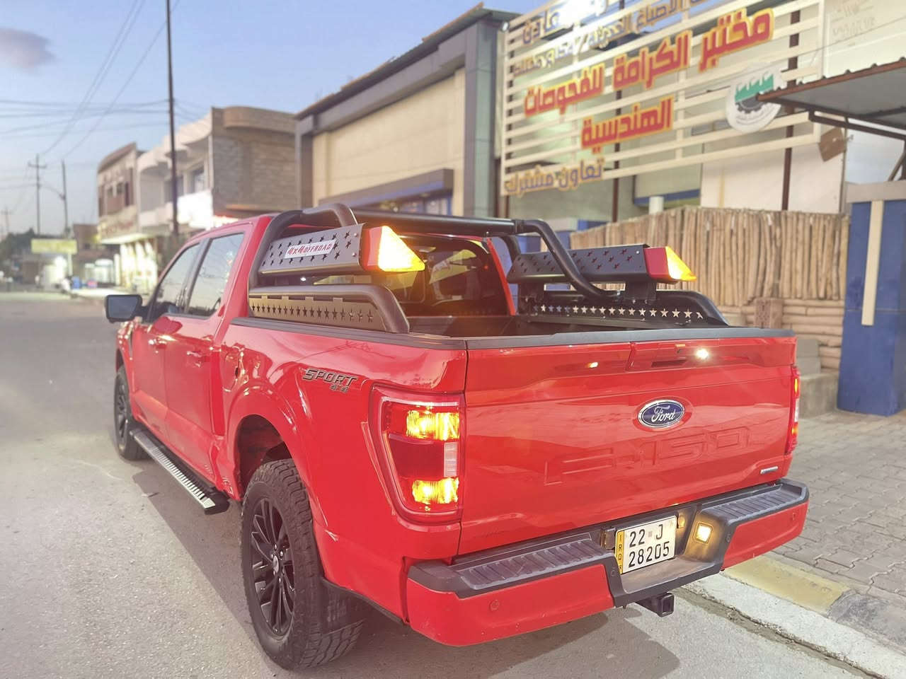 فورد اف150 للبيع فول عدا الفتحة

عداد المسافه :119 كيلو ماشي 

بــاب طويل بدي قصير  المرغوب 

رادار امامي خلفي مواصفات STX
كامره 360
حساسات امامي خلفي 
4x4 دبل اكسل مكينه مرغوب 2700توربو 6
بانزين عادي شرط
كير مكينه تبريد تدفيه صدر امامي خلفي شرط 
تبريد مركزي 

تخم تاير ويل مال لاريات توني شديت سياره جاهز مابي ربع مصرف

دفع رباعي4x4

گير طرح قلاب ينضم 

اضواء محيطية سفاري  للسيارة 

شاشة معلوماات كبيرة

مثبت سرعة

تحديد مسار ذكي

رادار امامي اوتو بريك 

رادار خلفي نقطة عمياء

اوتو بريك عند التوقف

اطفاء ذاتي عن التوقف

تشغيل عن بعد
 
السياره جديده وبعد بيها هواي موصفات …..

السياره حادثها بالحلال فوك التاير الخلفي
السعر 32 الف
***********@
