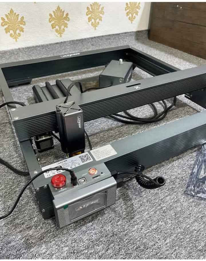 مستعمل قليل مع كامل ملحقاتها بالكارتون نقش على كل شي الموقع دهوك *********** دهوك, العراق
