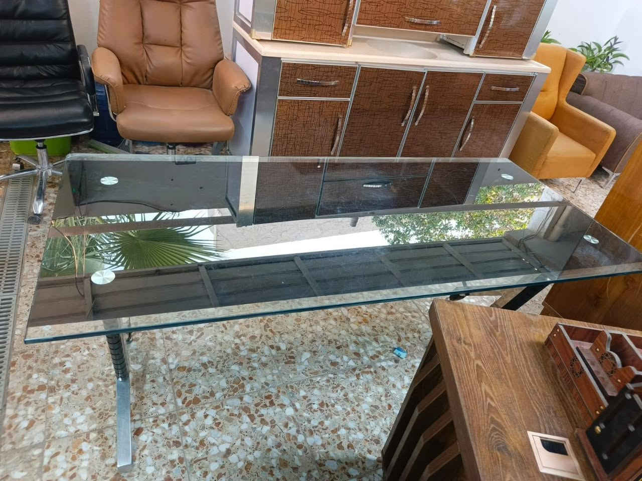 غراض لبيع المكان بغداد نهايه حي أور سبع قصور شارع ابو علي واتساب *********** اتصل واني بخدمتكم تره ماارد ع التعليقات الشراي يتصل تحياتي للجميع
