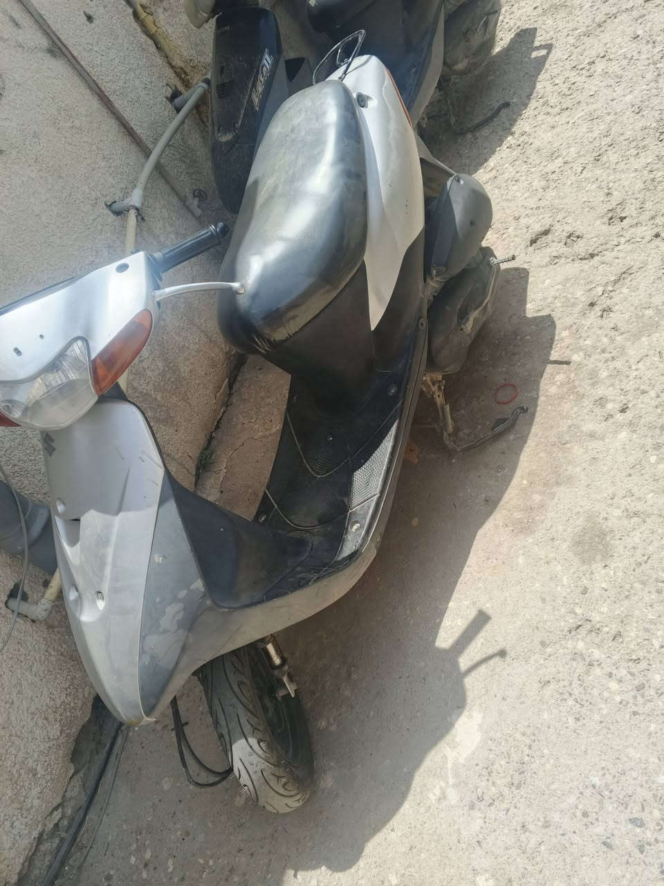 دراجه سازوكي رياضي للبيع  سعر 375 الف بيها مجال قليل كلش تصل او خاص ***********
مال رمبه بعدها كفاله عامه وين ماتريد افحص كهربائيات كلها شغاله نكره سلف كله شغال
