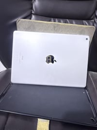 ايباد 9/256مكاني غداد المنصور نضافه 100‎%‎ رقمي واتساب 07727356728