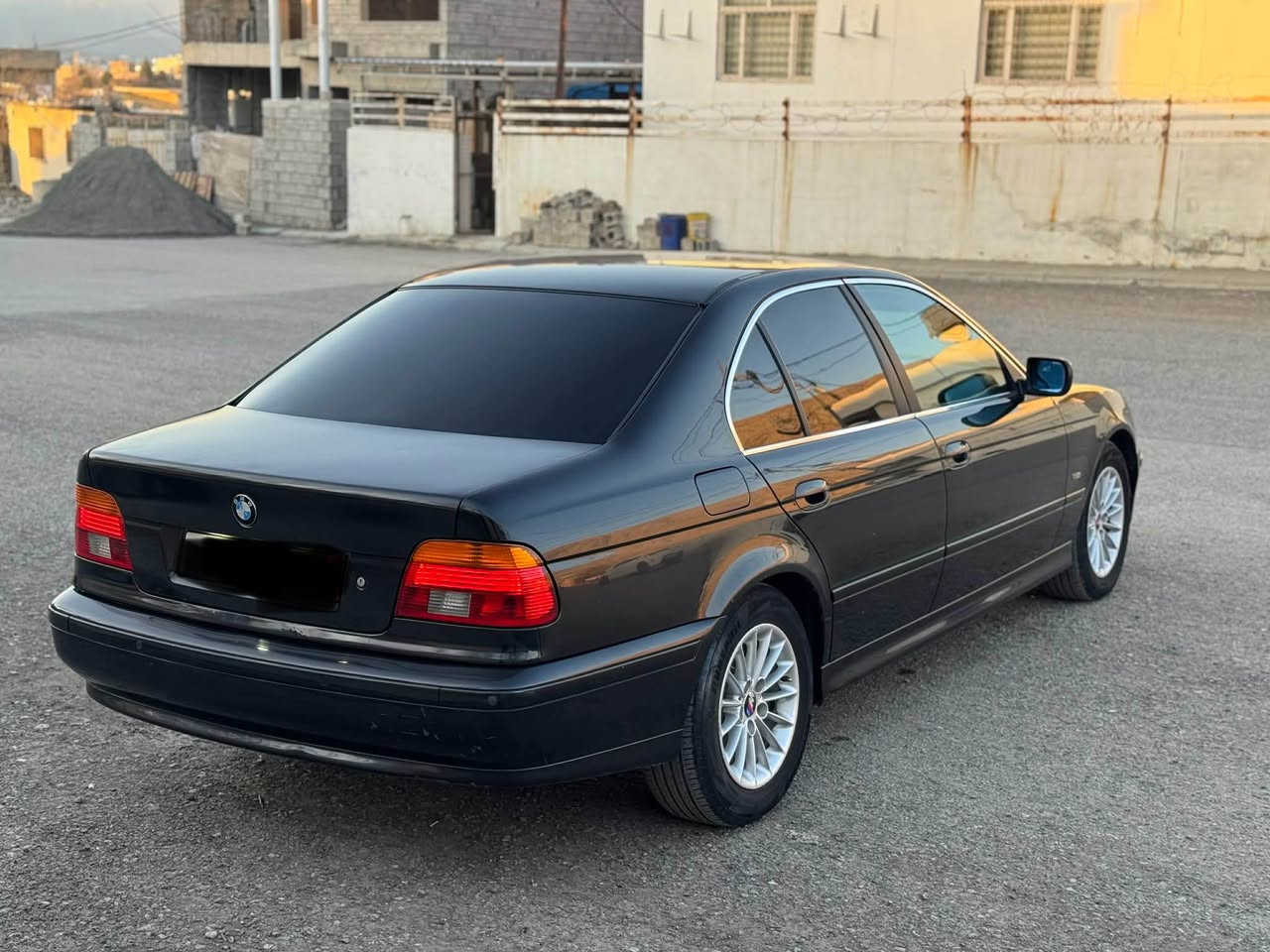 بیئێم سەقەر مۆدیل٢٨/٦/٢٠٠٠  مەنەفیست ئەسلی پاکانە هەولێر خرامە بەشەرت هەموو گیانی لەسەر بیلادە قەپات مواسەفات تەنها سلایت نیە گێر مەکینە کارەبای ئەی بیئیس تەبریت چوار تایەی نوی لەسەرە توندو تۆل یەک چرکەی تیانیە  سبوخ سەقفو حیزام بێ لێدران بێ قەپو قۆپە ٢٠٢٣ داخل بوە ژم.*********** شقلاوة, أربيل
