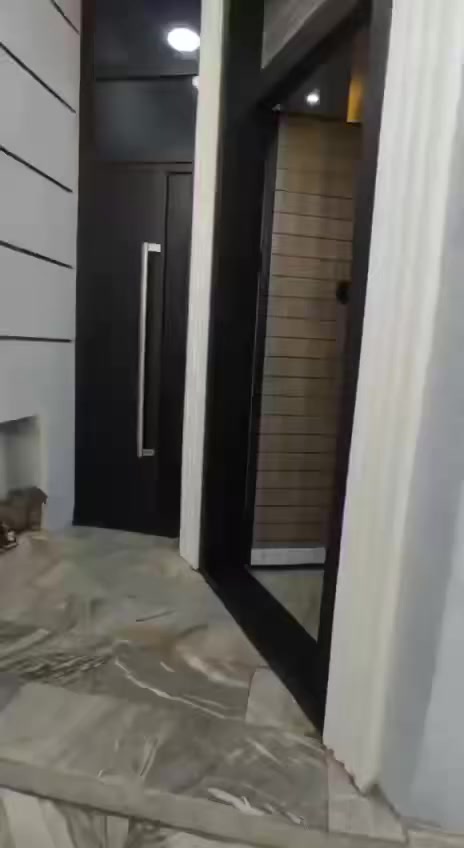 رهنيه بغداد الحريه السلام 100 متر فول جديد المبلغ قفل 70 مليون لدى مكتب القسيم ***********
