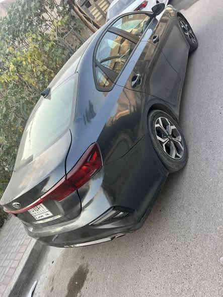 سلام عليكم كيا فورتي موديل 2020وارد أمريكي حادثها فقط جنطه ومعمره نفسها ماشيه 74الف وسونرها مرفق ويه الصور
سعرها135$
للاستفسار ***********
