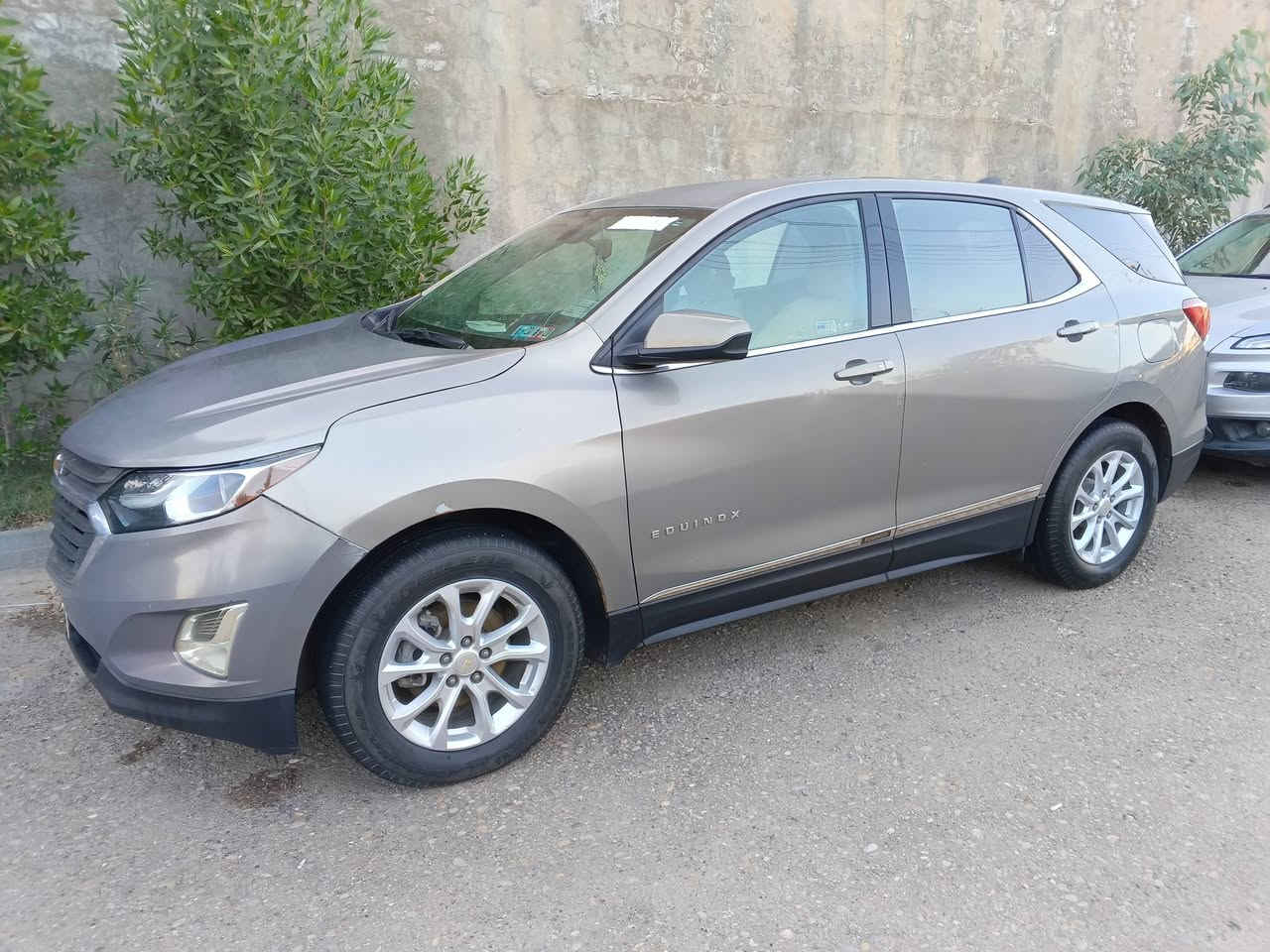 سيارة كوينكس مديل 18فول مواصفات رقم ميسان بسمي هسه صار شهر من حولته انكليزي سيارة جديد. بمعنه لكلمه مال بيت تخم تاير حداديه كير وضع شركه بلجيس السعر 150وبيه مجال الاستفسار ***********
