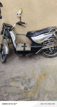 ماطور شحن للبيع بدون بطاريات اتصال على رقم ٠٧٨١٦١٦٢٢١٥