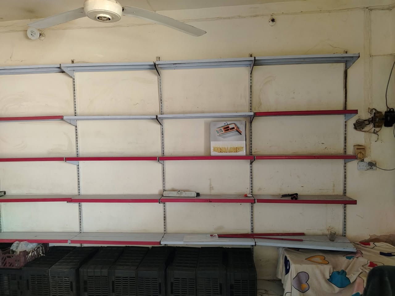 ارفوف. تركيا مثل ما موضح بالصوره 
٥٥ قطعه السعر ٧٥٠ وبيهن مجال مكاني سامراء


**إذا كنت صاحب هذا الإعلان وتريد حذفه لأي سبب، رجاءا أرسل رسالة إلى الدعم الفني**