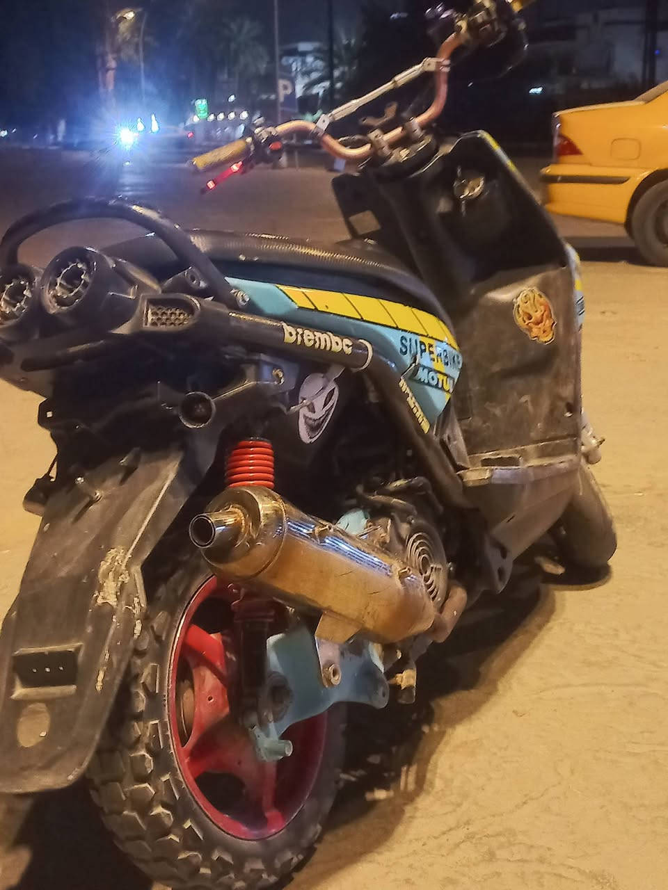 للبيع ابيع كوم حديد شغاله نكره سعر 550 وبيها مجاال مستعجل على بيعتها رقم ***********
