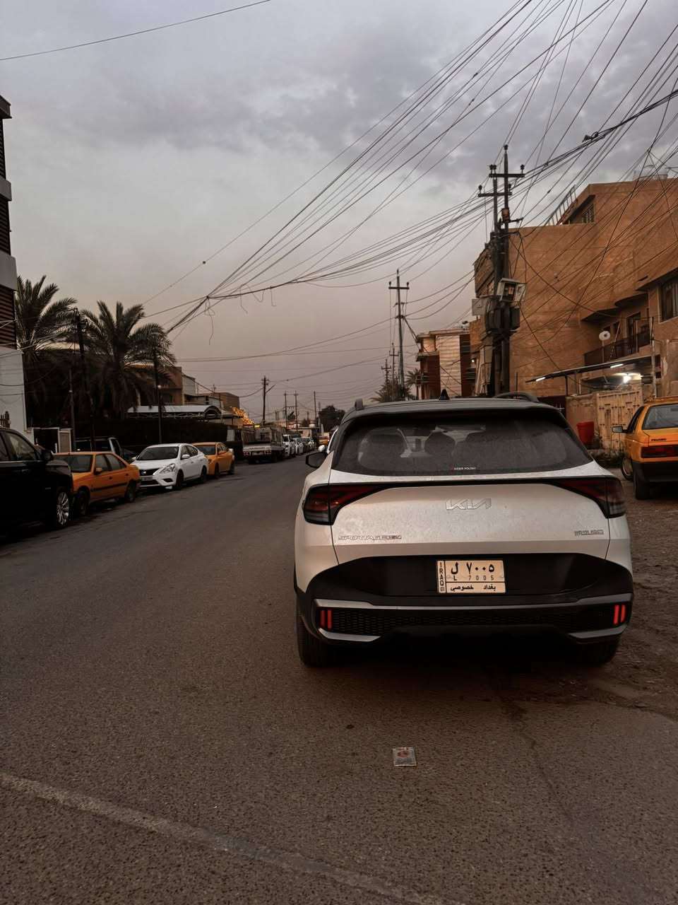 السلام عليكم  خليجي خليجي 
موديل 2022
للبيع سبورتج هايبرد بانزين 
السياره فول واحد على واحد 
بانورما قطعتين
كراسي إماميه كهرباء 
كير ماوس 
حساسات ماميه خلفيه 
رادرات
السياره فول شكو موصفات ابالك موجوده بيه
السياره ماشيه 17 جديده كلش 
مكفوله كفاله عامه من الصبغ والبارد والتبديل 
مراوس سياره اصغر عادي 
رقم بغداد أنطيك هاذ الرقم المميز مو وياه أنطيك رقم غيره 
مكان السياره بغداد البلديات 
السعر 208 دفترين وثمانيه ورقه 
وبيه مجال حك الجيه 
مكان السياره بغداد البلديات او الدوره 
الاستفسار اكثر الاتصال 
***********
