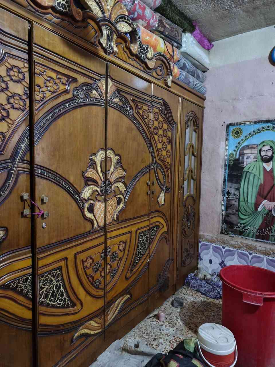 سلام عليكم غرفه أخشاب للبيع سعر 500وبيه مجال رقمي ***********
