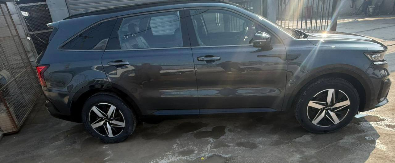 كيا سورنتو 2023 وارد امريكي فول واحد ع واحد حادث بسيط جدا فقط بنيد مصبوغ بدون تبديل بدون دواخل
بنوراما 
بصمه 
كشنات جلد 
رادار 
تحكم ذاتي 
تحديد مسار 
محرك 2500
سبعه راكب 
جنطه ذكيه 
فول الفول 
رقم بغداد دولي بسمي 
السعر 197$  ***********
