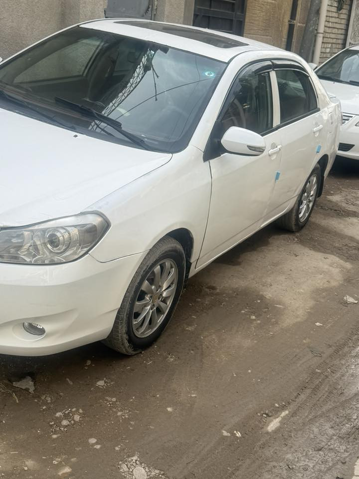 بيوايدي جي اثري  اوتو ماتيك موديل ٢٠١٣ رقم بغداد إنكليزي هزة جديده كير مكينه مكفولات حداديه جيده تبريد جديد
مواصفاتها فتحه سقف تحكم ستيرن بصمه تشغيل 
 مكان السياره بغداد   حي العامل رقم الهاتف *********** 
السعر ٥٥
