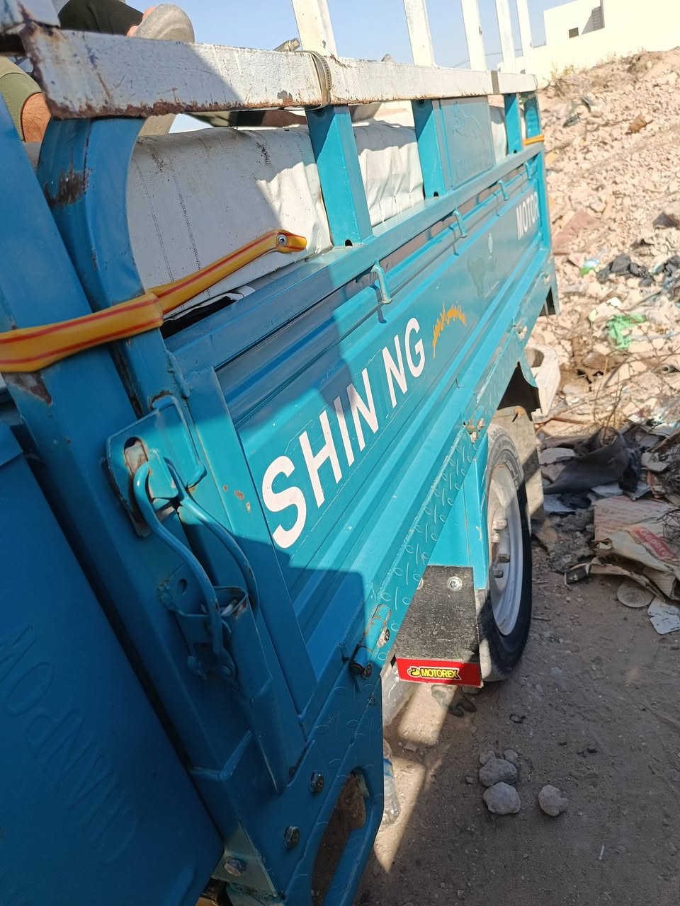 ستوته مكفوله كفاله عامه من كلشي رقم ابيض مديل 23مداور ثاني يوم  رايده مليونين و300 
***********

