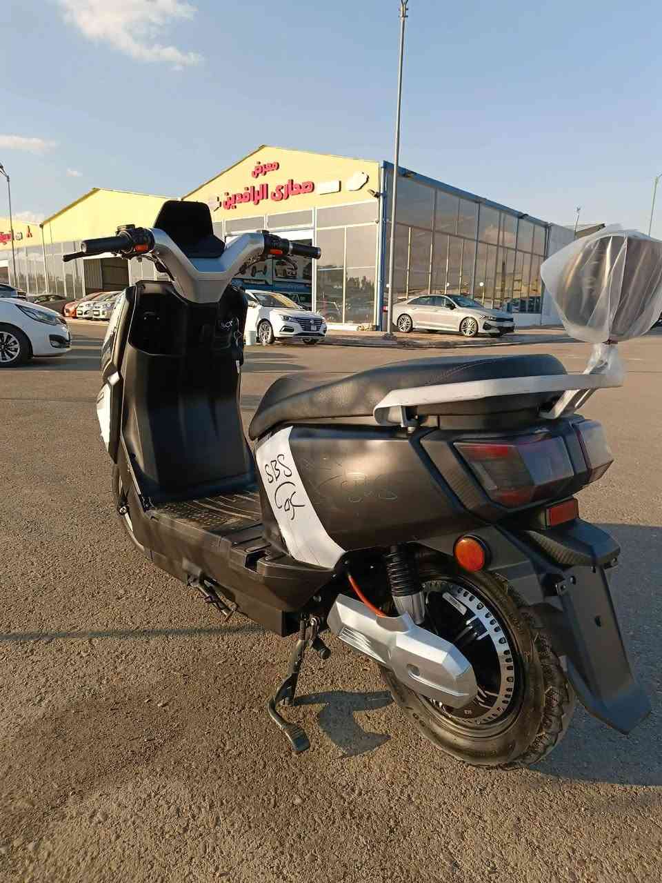 السلام عليكم 
دراجة شحن نوع اباتشي الصغيرة شركة جوهرة بغداد 
دراجة نضيفة جداً بطاريات 6 حجم كبير لايت زنون عالي ناصي ترجع عل بك R دبل اشارة 3 سرع سرعتة 
ما بين 95 الى 100 سويج + بصمة عدد 2 
 مكاني بغداد («سعر 700») ***********
