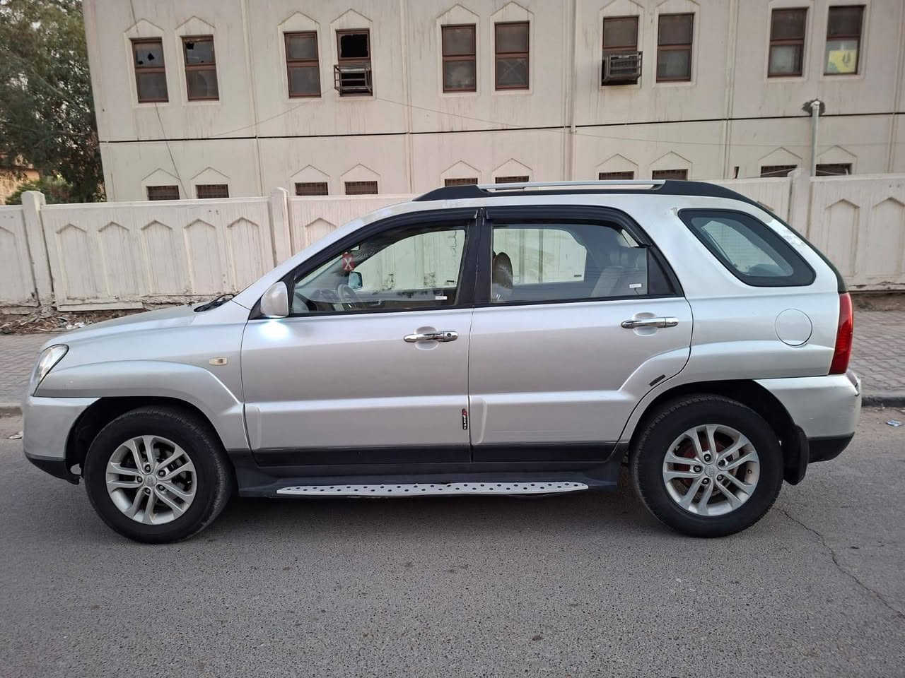 سبورتج موديل 2009 سياره كير مكينه جدد نضيفات  كهربائيات كلهه شغاله ونضيفه سياره مرتبه ب
بيها صبغ عام  دواخل ايربكات كلهه مكفوله لغد شاصي الحوض كله مكفول سياره مكفوله من الكص  سياره بدون ايرباك 
 مواصفات كشنات تدفئه جلد  مسويلهه شاشه وبصمه
رقم انبار مشروع وطني
مكاني بغداد حي جامعه او الغزاليه ***********
