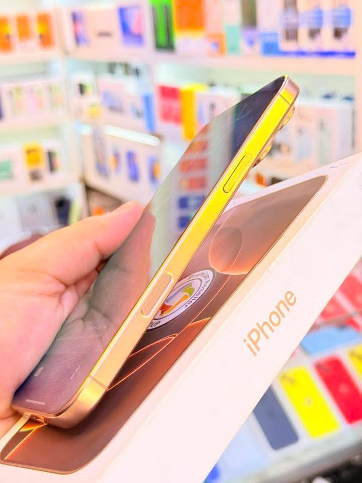 ايفون 16برو ماكس ذاكره 256بطاريه 100‎%‎جهاز اخو جديد زلغ واحد مابي وتر بروف جهاز بمعنه كلامه نضيف هوه جديد سوه عربي شرق اوسط اصلي ضمان ماستر لا مفتوح ولا مصلح ملحقات كامله لوان مميز 
لتواصل خاص او واتساب ***********
