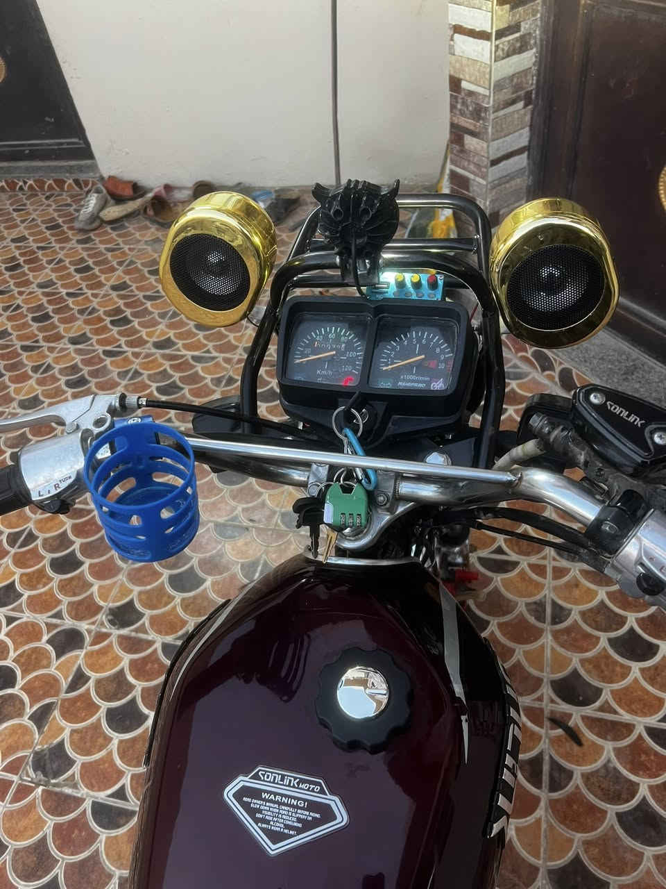 سونك للبيع نظيف محرك نظيف ٤كير ٢٠٢٤موديل السعر٥٥٠رقم الهاتف ***********
